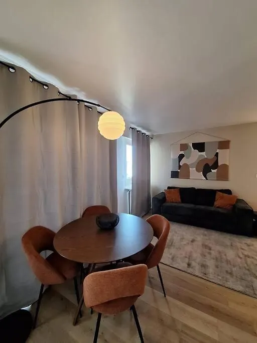 Charmant T2 Renove Avec Balcon - 310b Apartment *